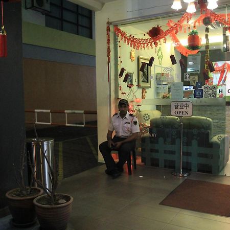 Putra One Avenue Hotel Seri Kembangan Exteriör bild